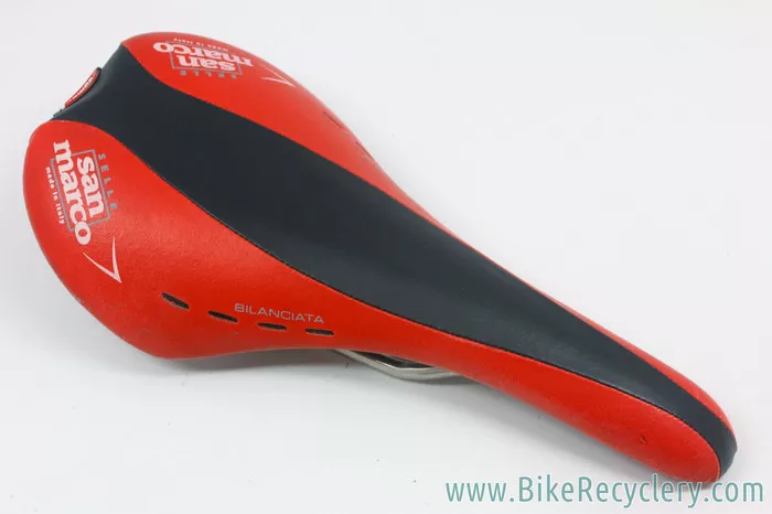 San Marco Caymano Bilanciata Saddle: Titanox - 185g - Red/Black